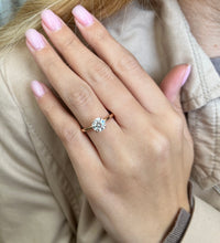 לחגוג את האהבה: טבעת אירוסין יהלום עגול 1.25 קראט בזהב ורוד